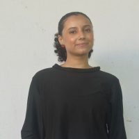 Larissa fundo branco
